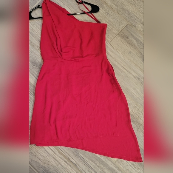 BCBG MaxAzria red Somara one shoulder mini dress - Picture 3 of 8